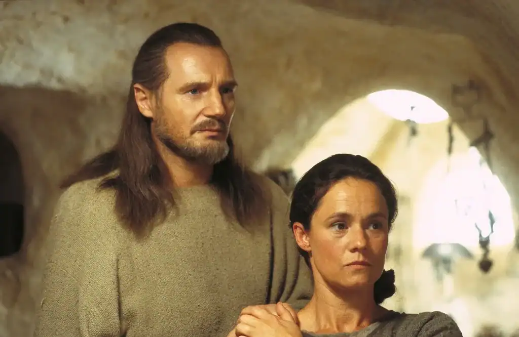 Shmi Skywalker Lars with Qui-Gon Jinn - Female Star Wars Characters